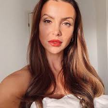 Amanda Moritz (amandamoritz_)