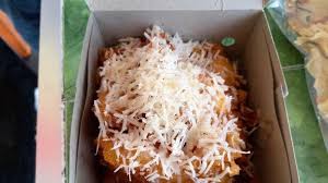 Jika pisang sudah terlihat berwarna keemasan, maka angkat dan simpan di piring saji. Kuliner Lampung Pisang Crispy Adinda Hanya Rp 11 Ribu Per Porsi Tribun Lampung