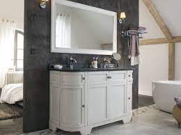 Que vous soyez meuble en bois ou meuble blanc ? Un Meuble Ancien Pour Ma Salle De Bains Elle Decoration