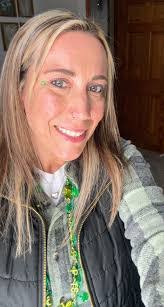 Sarah Auclair's Instagram, Twitter & Facebook