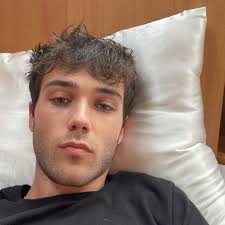 Leo Fine (@le0fine) • Instagram photos and videos