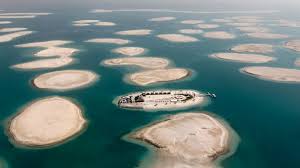 Dubai is the most populous city in the united arab emirates (uae) and the capital of the emirate of dubai. Regen Als Attraktion Dubai Baut Themenpark In Dem Es Schneit