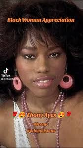 Ebony Lynn's Instagram, Twitter & Facebook