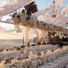 Romantic Intimate Wedding Who S Inspired Eranbeeri Styling Begrouptlv Weddinginspirat Wedding Venue Decorations Wedding Decorations Magical Wedding