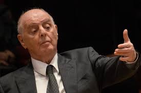 Daniel Barenboim leads the first concert of the Barenboim-Said Akademie  Orchestra, joined by Yamen Saadi and Michael Barenboim as soloists. 📸  Peter Adamik