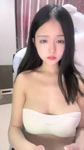 绿播下海 完美身材 乔乔妹妹 高挑雪白 骚穴抠出白带