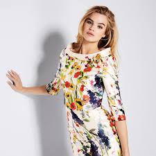 Necesitas una blusa elegante para ir a una boda ? Siete Looks Para Convertirte En La Madrina Perfecta Foto 1