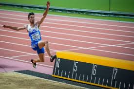 Ο μίλτος τεντόγλου μία ημέρα μετά το εκπληκτικό άλμα του στα 8,60 μ. Stibos Koryfaia Fetinh Epidosh Ston Kosmo O Tentogloy Peta3e Sta 8m 60 Binteo Eidhseis