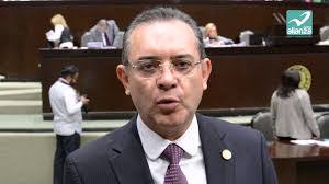 Bernardo Quezada's Instagram, Twitter & Facebook