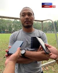 Perkara ini disahkan menerusi akaun twitter rasmi johor southern tigers yang dimuat naik pada jam 4.23 petang tadi untuk menjelaskan keadaan sebenar. Era Malaysia Bekas Penyerang Negara Safee Sali Sah Facebook