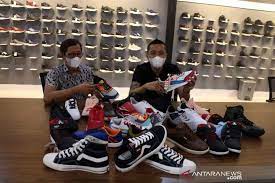 Market localisation for global brands. Produsen Sepatu Di Klaten Sukses Meski Pandemi Covid Antara Jateng
