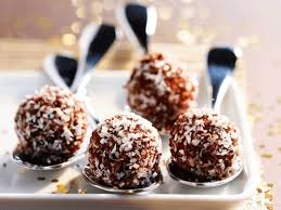 Truffes Au Chocolat Au Lait Et Fruits De La Passion Recettes Recette Truffes Au Chocolat Recette Truffe Chocolat Alimentation