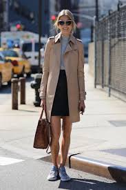 Sia che preferiate i look classici o adatti all'ufficio o che siate amanti dei look casual e trendy, un cappotto dal taglio dritto e oversize vi terrà al caldo con stile. Calling All Street Style Fanatics Check Out The Very Best Looks From New York Fashion Week Fashion Fashion Week New York Fashion Week Street Style