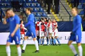 Slavia praha video highlights are collected in the media tab for the most popular matches as soon as video appear on video hosting sites like youtube or dailymotion. Sestrih Liberec Slavia 0 3 Jasna Vyhra Lidra I Pres Zahozenou Penaltu Isport Cz