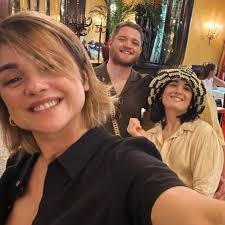 Araceli gonzalez added a new photo.