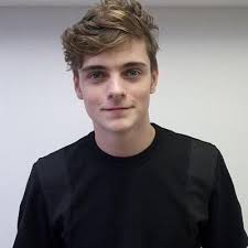 From the colours down to the fabrics and flow, creatives lend an extra eye to every detail of. How To Get My Hair Like Martin Garrix Malehairadvice
