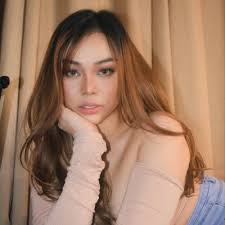 Danielle May Ozaraga (@dane112396)