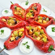 Kirmizi Biber Yataginda Kizartma Yemek Meze Yerler