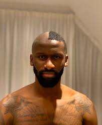 We'll make richarlison look like prime r9 instead then. Ronaldo R9 Haircut