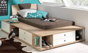 Ein bett mit bettkasten nutzt auch den sonst freibleibenden platz unter der liegefläche optimal aus und schafft zusätzlichen stauraum für massivholzbetten und andere modelle verfügen hingegen oftmals über ausziehbare schubkästen mit rollen oder kombinationen aus schubladen und offenen fächern. Tolle Bett Mit Schubladen 100x200 Bett Mit Schubladen Jugendbett Mobel Kolonialstil