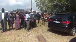 Political bureau jacob zuma cyril ramaphosa constitutional court crime and courts Watch Ramaphosa Whisked Out Of Royal Palace After Zulu Regiments Threatened His Security