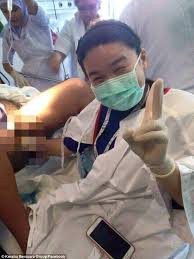 We consulted with selfie experts (celebrity vloggers, bloggers and makeup artists) to find out. Johor Bahru Hospital Doctor Under Investigation After Taking A Selfie While Delivering A Baby Daily Mail Online
