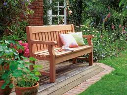 Hat ihre gartenbank mehrere jahre im freien verbracht, wird es zeit für eine aufarbeitung. Gartenbank Im Englischen Stil Bauen Selbermachen De