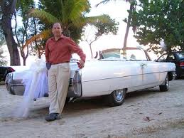 Son scénario s'inspire d'un des épisodes du séduit par la proposition, maréchal ne se doute pas que saroyan est en réalité le parrain d'un syndicat de gangsters, et qu'il a truffé la cadillac de produits. Cadillac 1964 Le Corniaud Cadillac Autres Marques Forum Marques Automobile Forum Auto