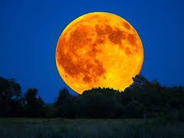 Your Weekly Horoscope For March 25 To April 1 How Will A Libra Full Moon Jumpstart Your Spring Moon Painting Full Moon October Full Moon