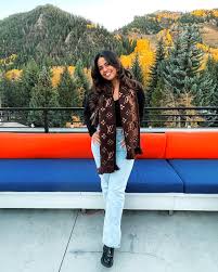 Someone find Roman's other shoe pls