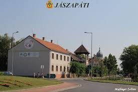 Jászapáti egyik nevezetessége a gyógyvizű strandfürdő. Jaszapati Mapio Net