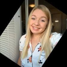 Alexis Renner's Instagram, Twitter & Facebook