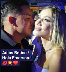 A ELENA LA CONOCÍ Y DE CERQUITA DESDE SUS INICIOS, FUE HENRY MOYA QUIEN LA  ENSEÑÓ A CANTAR EN GUÁPILES Y LA HIZO LA VOZ DE KALÚA Y QUIEN PRODUJO TODOS  SUS