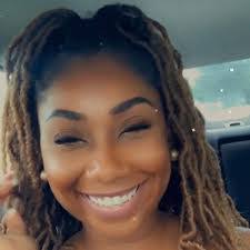 Janelle King's Instagram, Twitter & Facebook