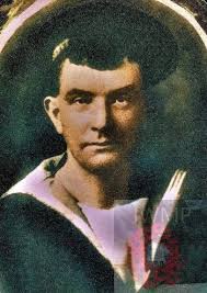 Edward Dray's Instagram, Twitter & Facebook