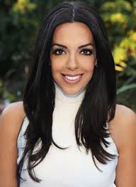 Lisa Daftari's Instagram, Twitter & Facebook