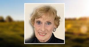 Charlotte Ensley's Instagram, Twitter & Facebook