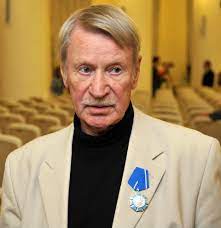 Jun 17, 2021 · советский и российский актер иван краско раскрыл истинную причину смерти своего сына, артиста андрея. Ivan Krasko Hotel Ujti V Monastyr Starhit Ru