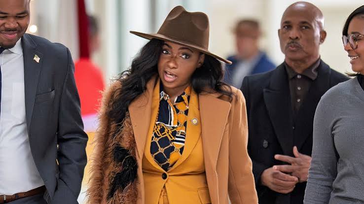 Jasmine Crockett torched for honoring singer with notorious history of violence: 'Completely vile'