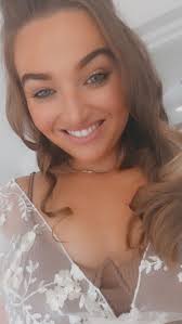 Pontypool singer performs in front of Tom Jones