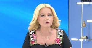 İddiaya göre cinayetin işlendiği gün şunlar yaşandı: Muge Anli Buyuksen Cinayeti Icin Temsili Bir Olay Yeri Kurdu Busra Buyuksen Ve Osman Buyuksen Neler Yasadi Atv