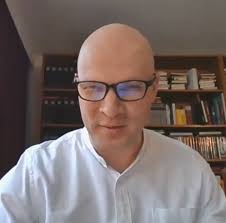 Nur ein detail sorgt für irritation und diskussion: Dr Franziska Martinsen Mit Priya