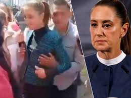 Rechter laat man 'idioot-bord' dragen