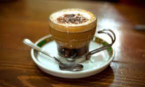 Il marocchino è una bevanda a base di caffè, latte montato e cacao servita nei bar italiani. Il Caffe Marocchino Ricetta E Storia Di Questa Golosa Bevanda Della Caffetteria Italiana