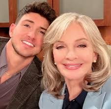 Maureen Lafferty's Instagram, Twitter & Facebook