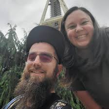 Who is the jewelry maker who sold a gorgeous ring at a booth near the  sacred fire?