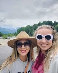 Staci Brown (@thevelvetvine) • Instagram photos and videos