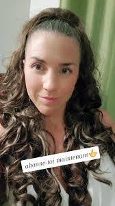 Melanie Dupuis's Instagram, Twitter & Facebook