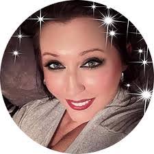 Connie Dobson's Instagram, Twitter & Facebook