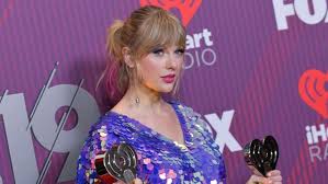 Who is taking the picture of taylor swift? Taylor Swift Is Rocking Pink Dip Dyed Hair Socialite Life